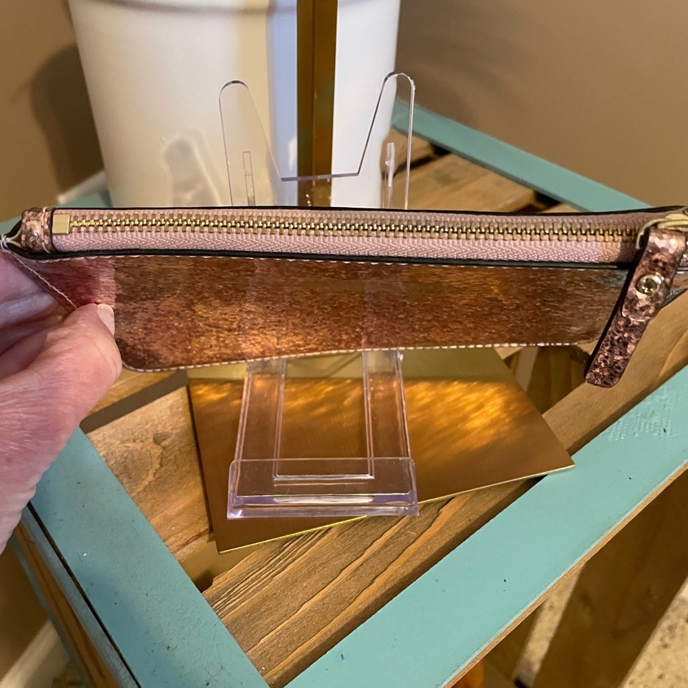 Kate Spade Rose Gold Glitter Wristlet (EUC) - Picture 3 of 4
